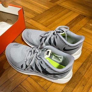 Nike light grey/black/white flex sneakers. BRAND NEW W TAGS/ BOX